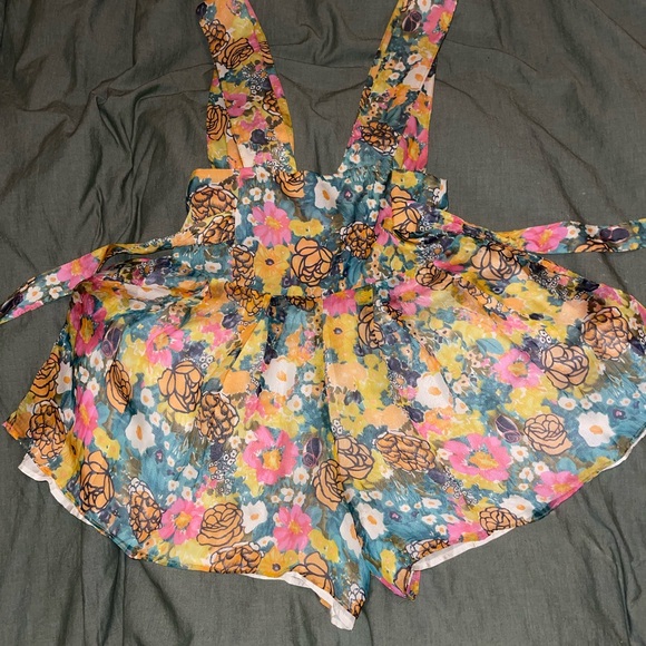 Vanessa Mooney Floral Romper - Picture 7 of 11